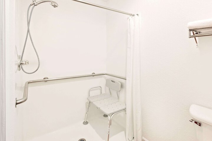 Room 5 of 15