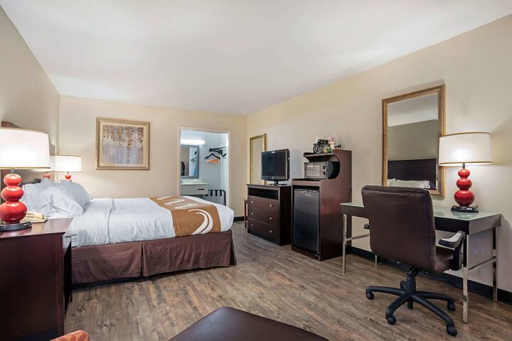 Room 25 of 44