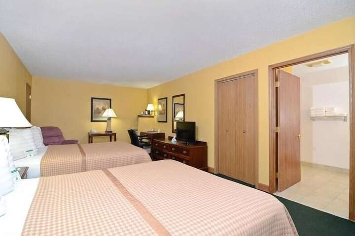 Room 5 of 10