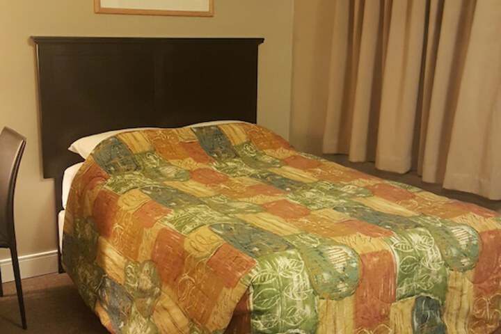 Room 16 of 34
