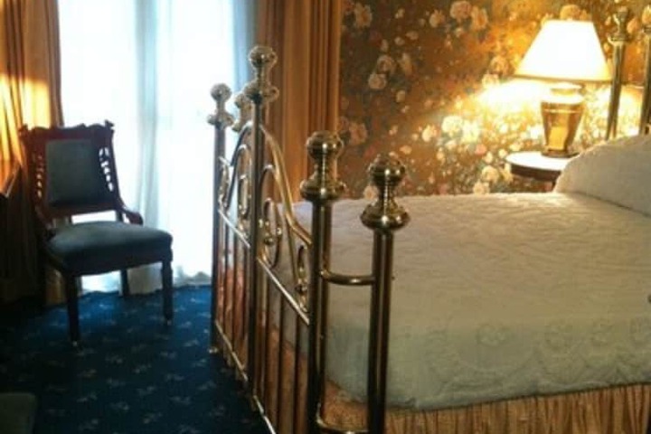 Room 25 of 49
