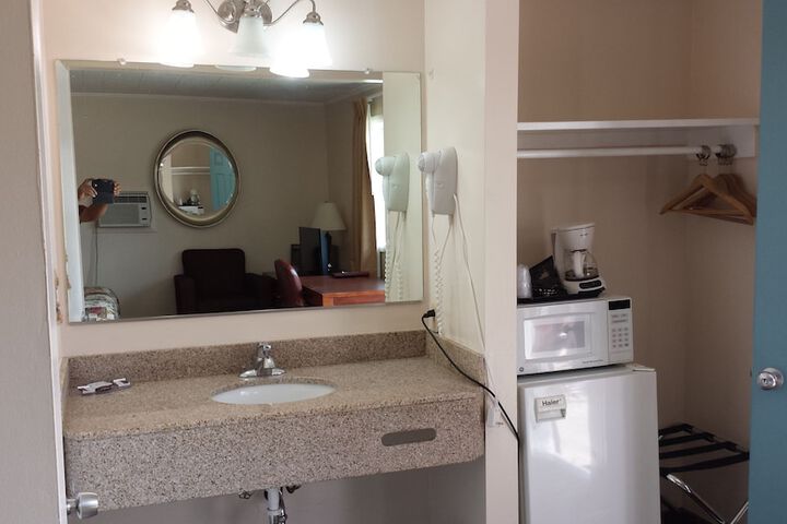 Room 17 of 26