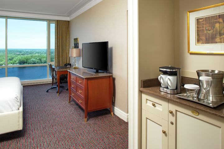 Room 82 of 165