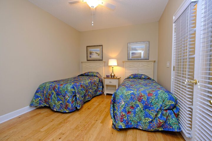 Room 52 of 115