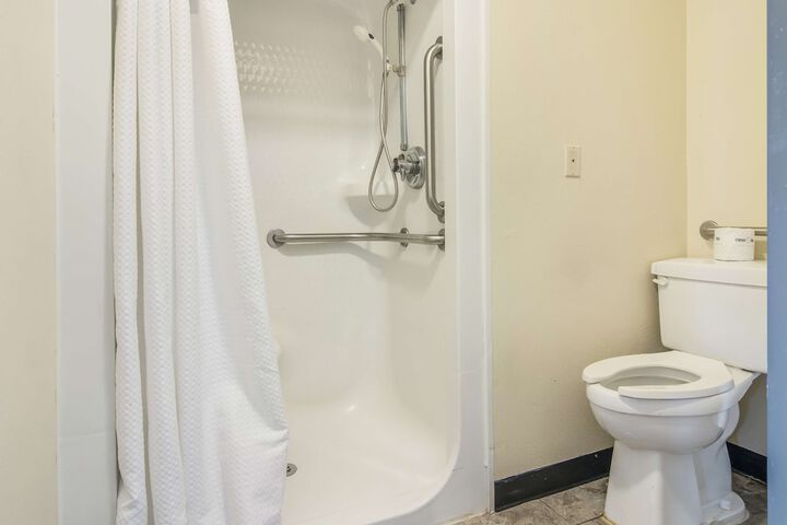 Room 12 of 21