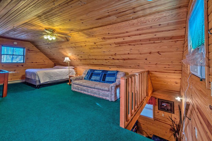 Quiet & Private Cabin 5 Mi to Dale Hollow Lake!