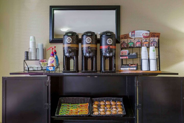 Breakfast/Coffee Service 31 of 32