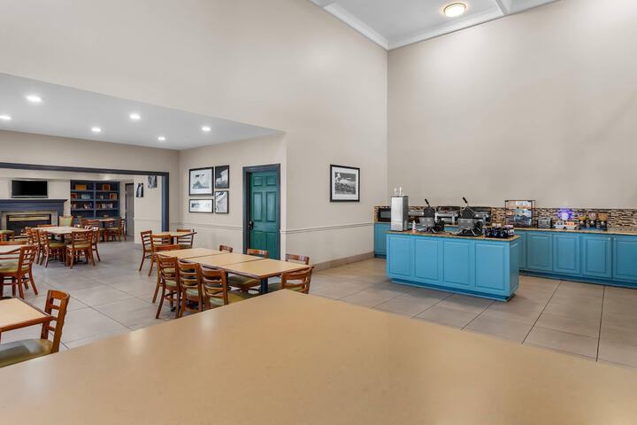 Country Inn & Suites by Radisson Beckley, WV
