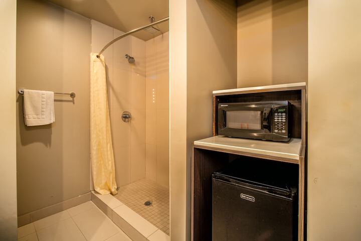 Room 15 of 37