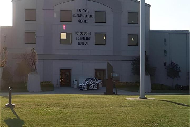 Country Inn & Suites by Radisson Auburn IN