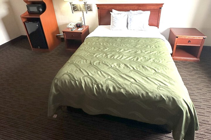 Room 75 of 163
