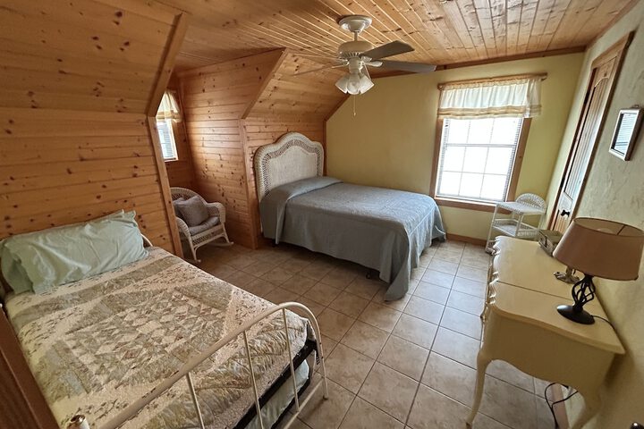 Room 47 of 213