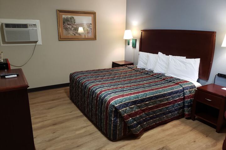 Room 15 of 22