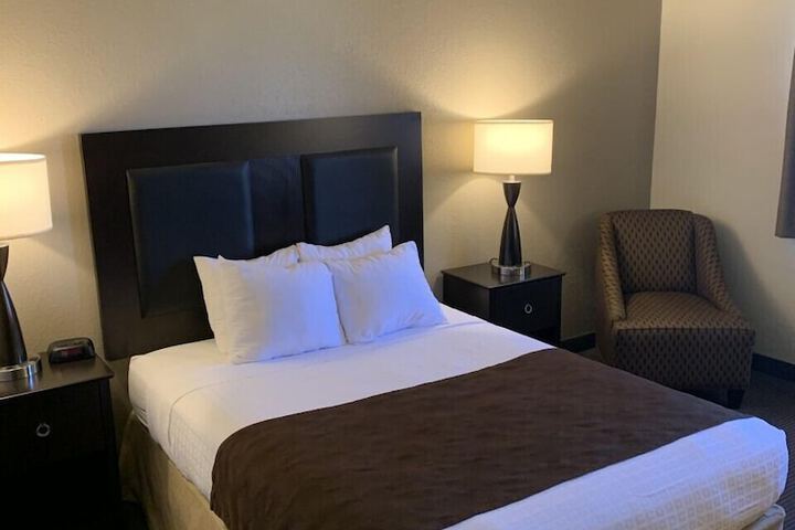 Room 9 of 24