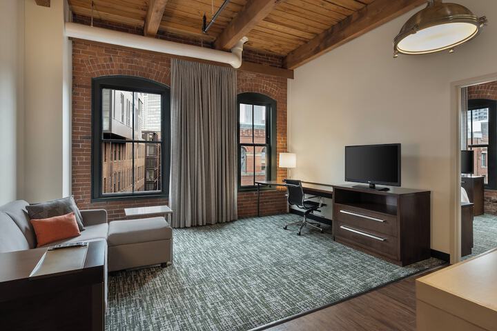 Room 60 of 100