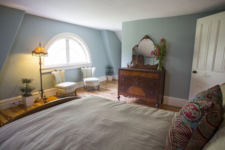 Room 15 of 51