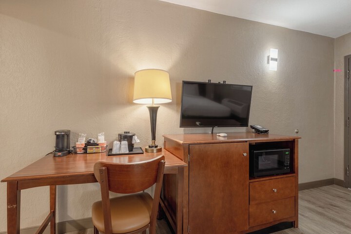Room 36 of 46