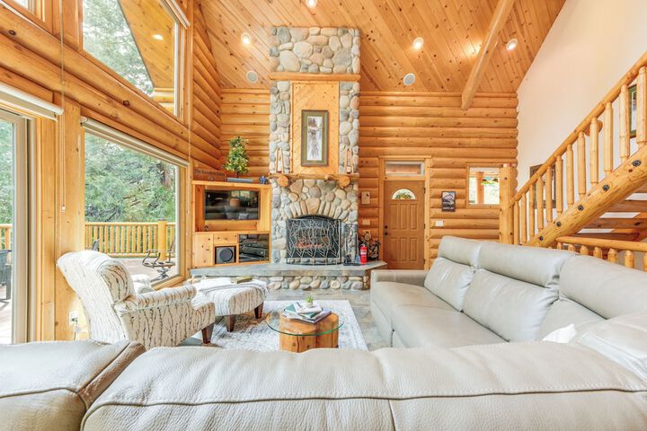 Mountain Cabin w / Hot Tub: 4 Mi to Shaver Lake!