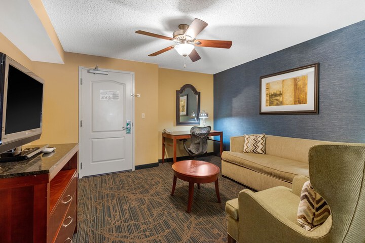 Room 15 of 48