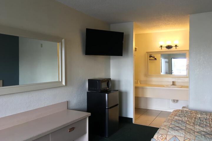 Riviera Motel