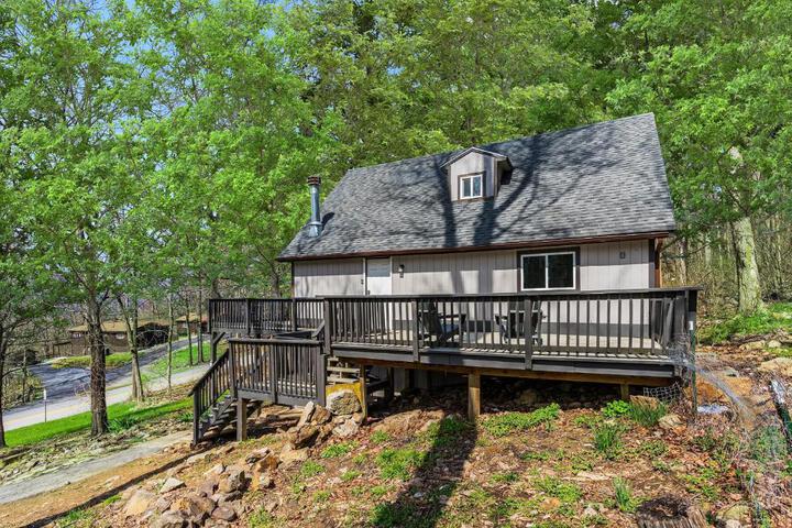 Hot Tub Wraparound Deck, & WiFi at Chalet Cabin