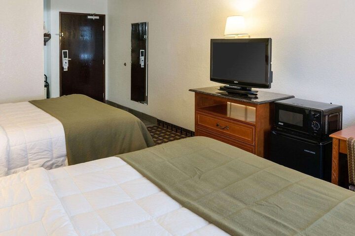 Room 19 of 37