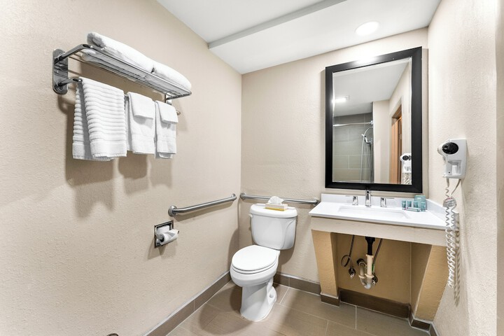 Room 12 of 32