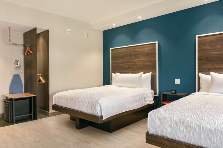 Room 17 of 31