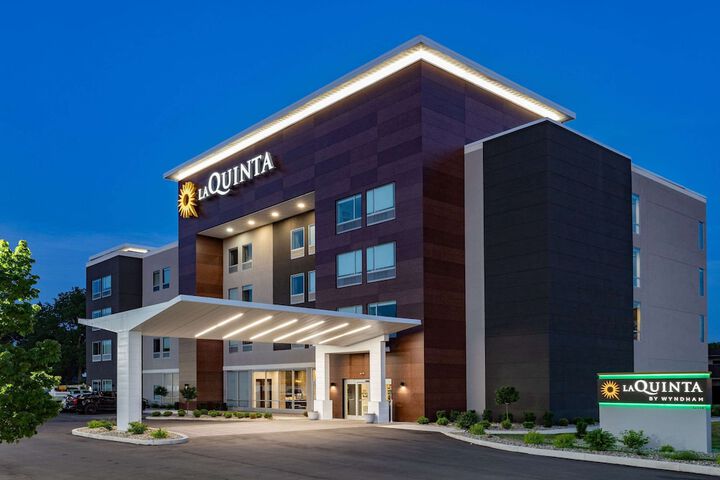 Hotel 2 of 33