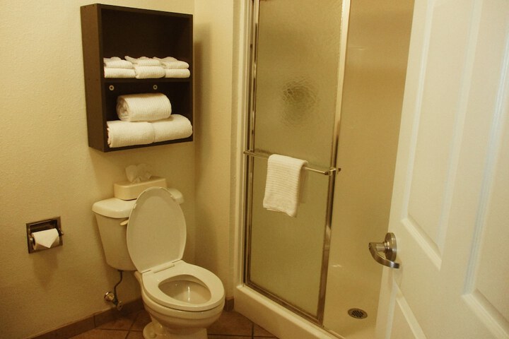 Room 21 of 33