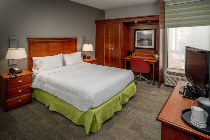 Room 9 of 36