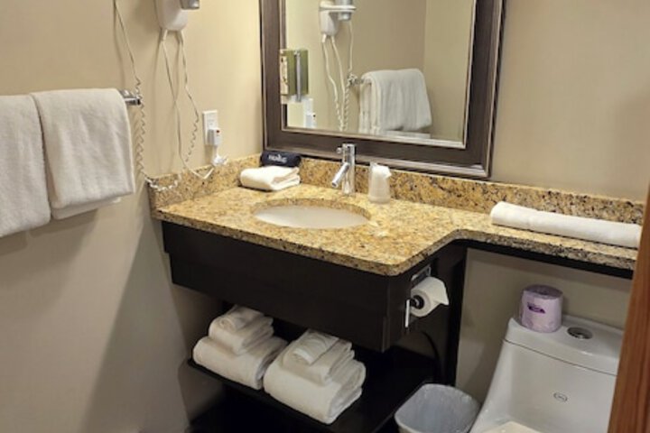 Aspen Village Inn