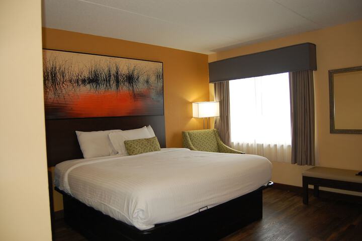 Room 102 of 150