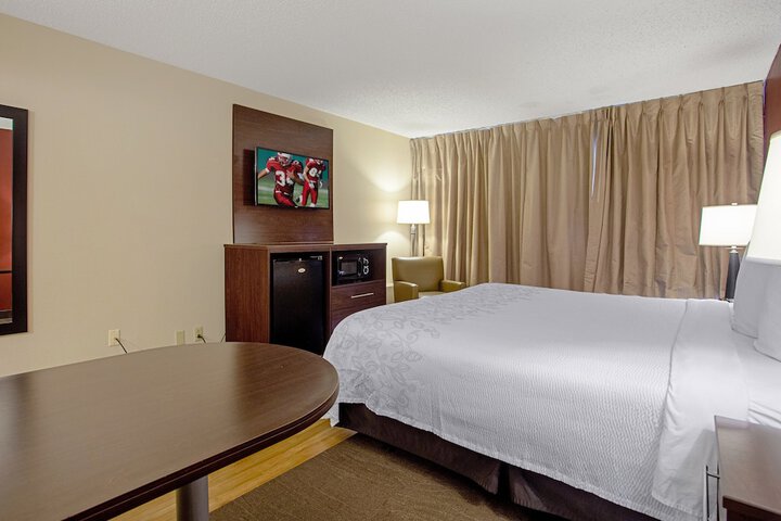 Red Roof Inn PLUS+ Wichita East