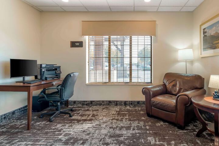 Business Center 42 of 42