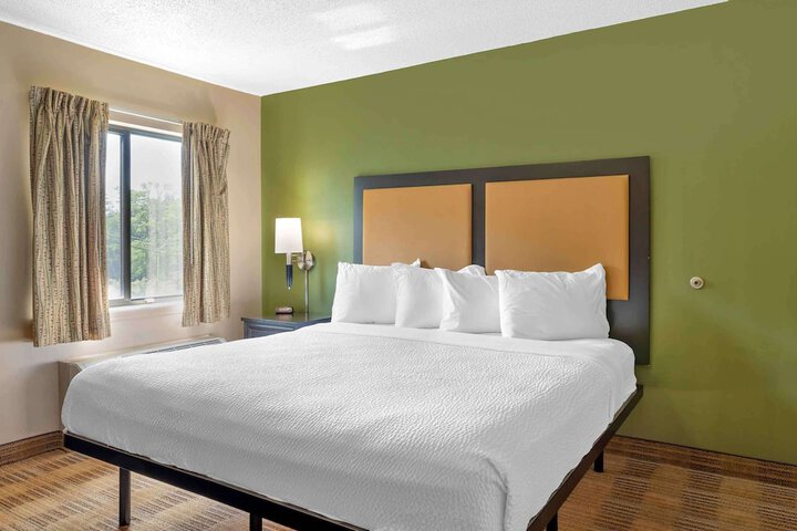 Room 15 of 28
