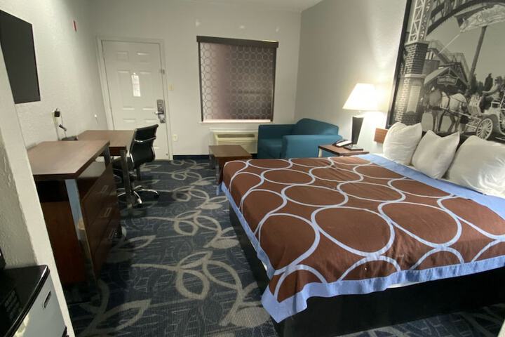 Room 8 of 31