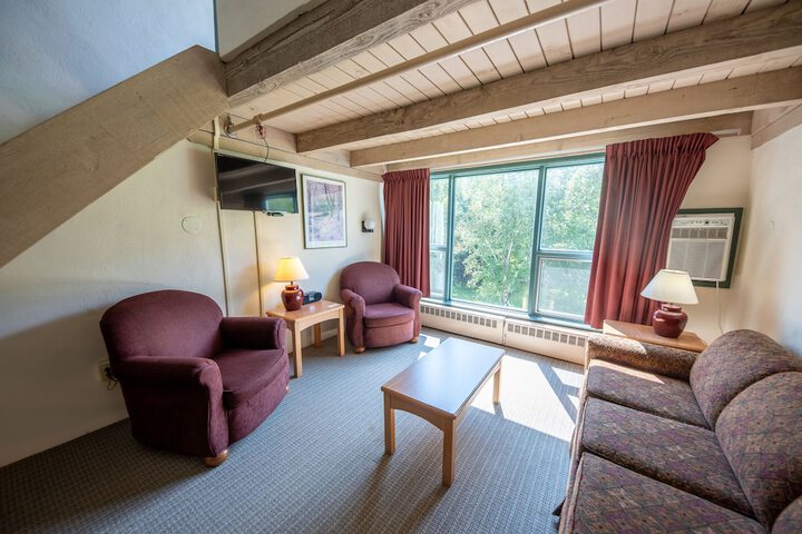 Sugarloaf Inn