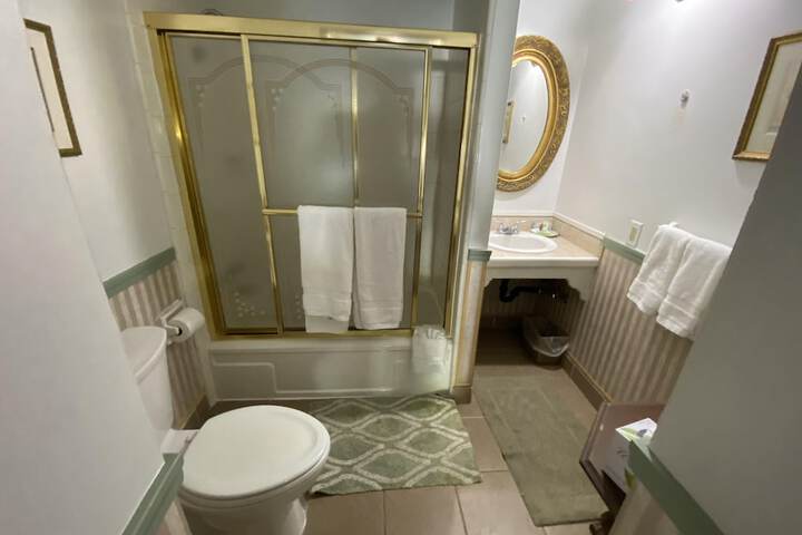 Gunn House Hotel