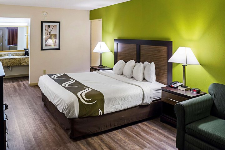 Room 14 of 36