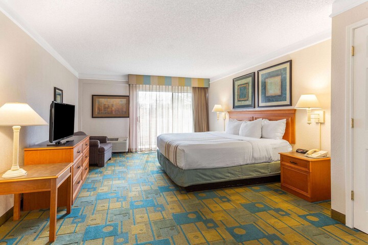 Room 21 of 31