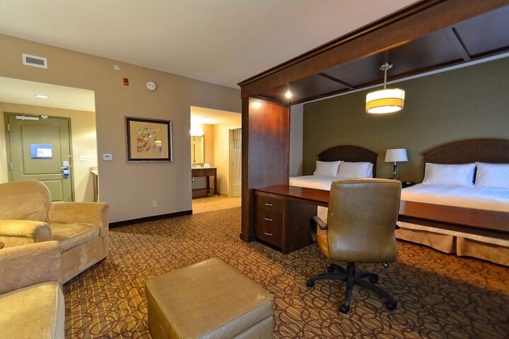 Room 32 of 49
