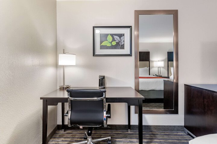Room 8 of 42