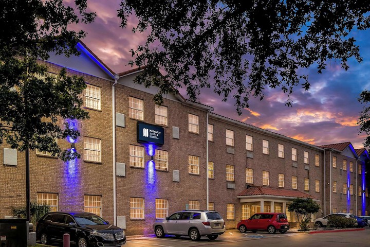MainStay Suites Addison-Dallas