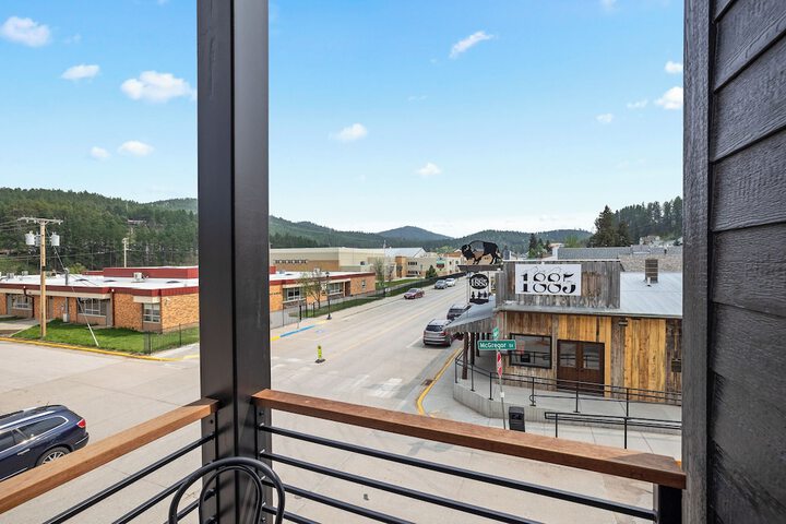 McGregor and Main Luxury Lofts