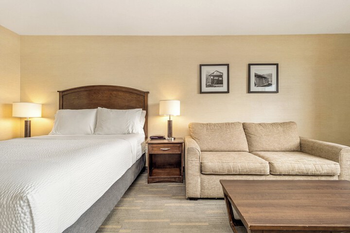 Room 38 of 200