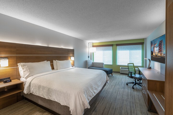 Room 27 of 48
