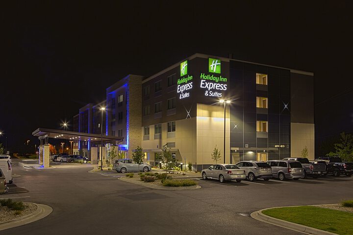 Hotel 4 of 51