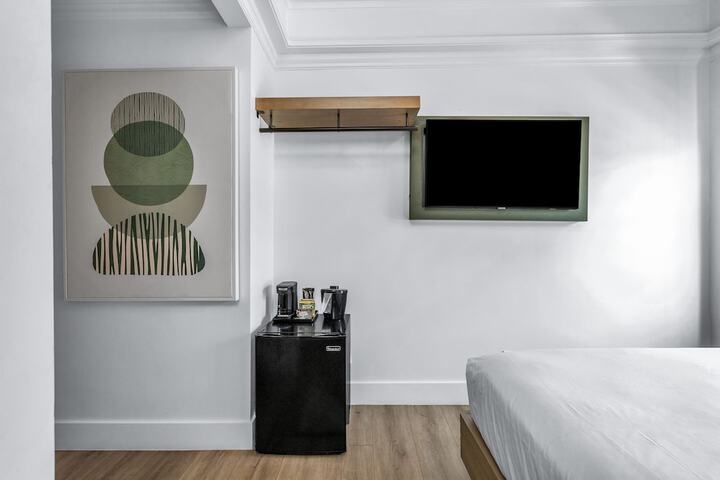 Room 70 of 100