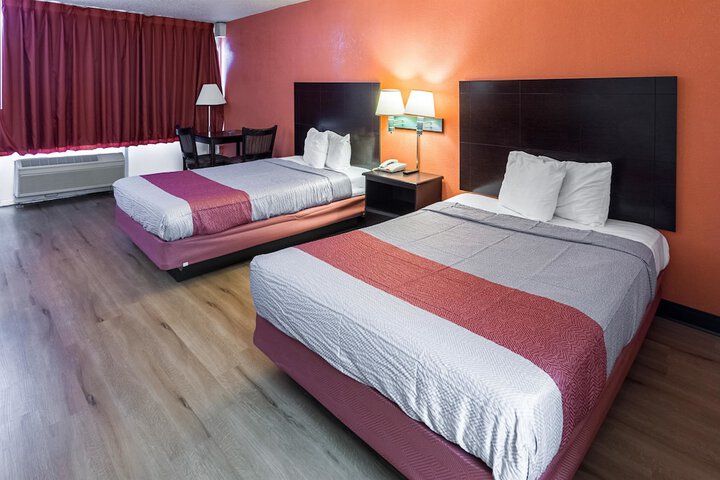 Room 15 of 28